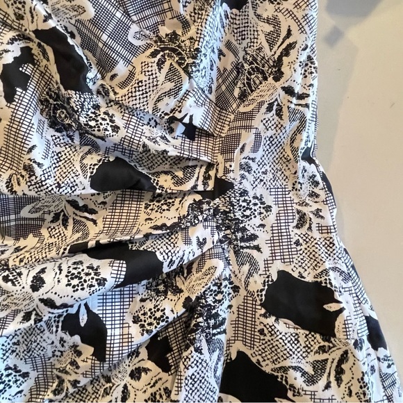 ModCloth Across the Boardroom sheath dress ruched black white graphic print 1X - Picture 9 of 9